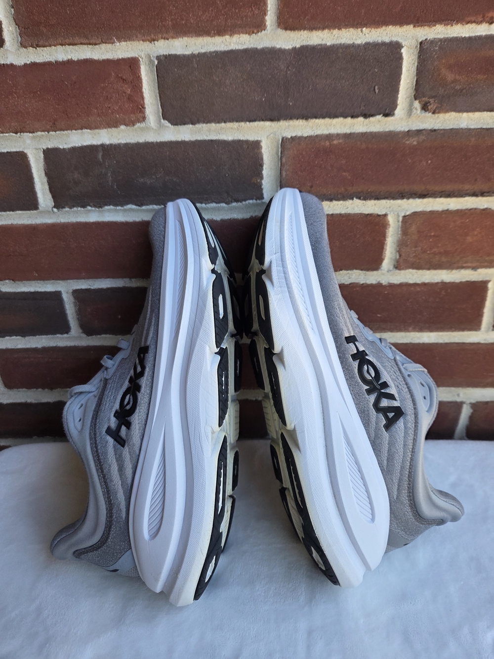 HOKA Bondi 9 Men’s 11 2E Wide Galactic Grey Stellar Grey Running Shoes - Picture 9 of 13